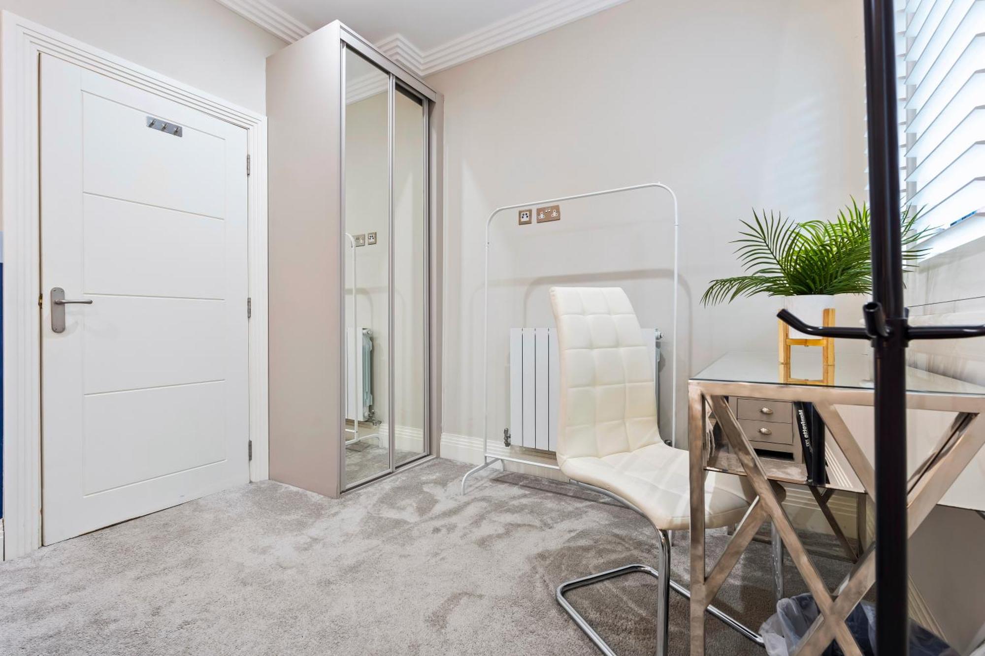 Вилла Luxurious 3 Bed Townhouse Bham Centre Бирмингем Экстерьер фото